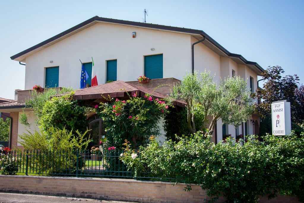 باستيا أومبرا P&P Assisi Camere المظهر الخارجي الصورة